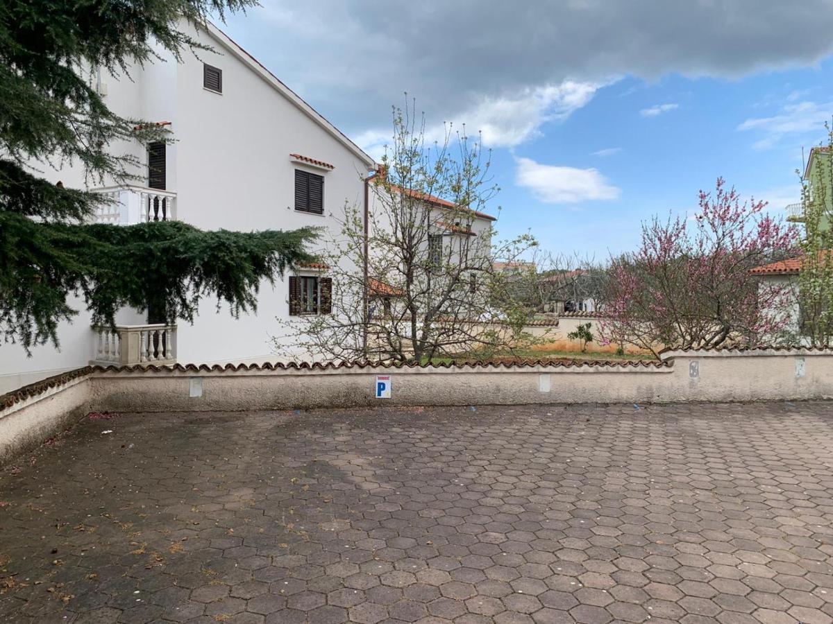 Apartman Dobric Fažana Exterior foto